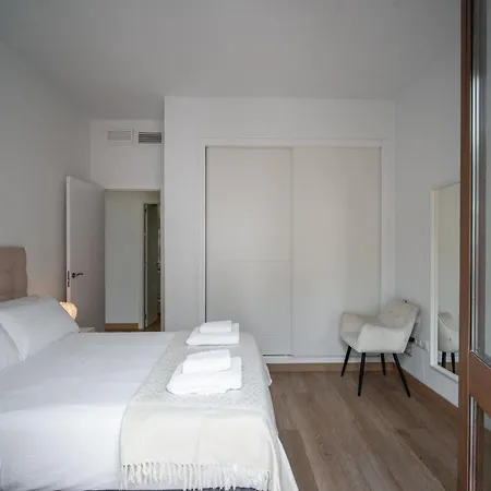 Gravina Corner House